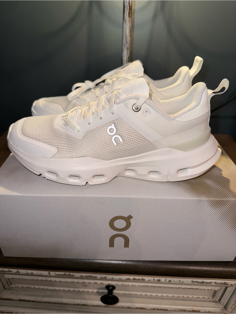 On Cloudpulse Next – Women’s Size 7.5 (White/Ice) BRAND NEW - Picture 8 of 10